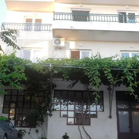 And Maslina Apartment Podgora